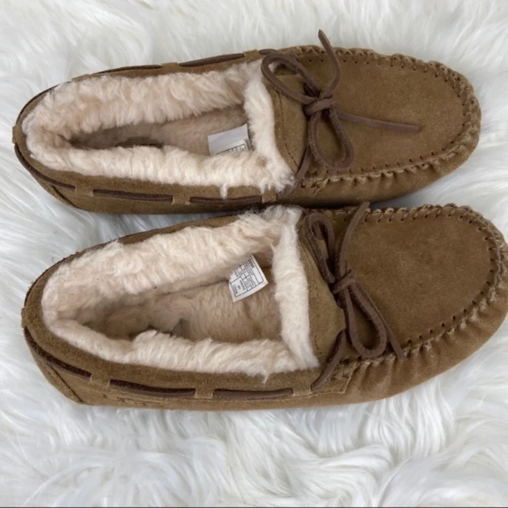 UGG LOAFERS FLATS SLIPON FUR SIZE 5 WOMAN